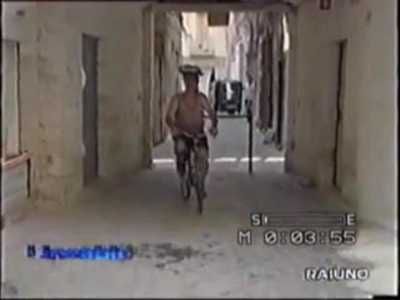 Cibarie che spesso venivano consegnate a domicilio dallo stesso Colino, sempre utilizzando il vecchio metodo di tenerle in equilbrio sul cranio